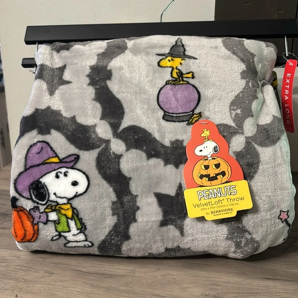 Berkshire Peanuts Halloween Throw Cowboy Snoopy Woodstock Crystal Ball NEW 2025